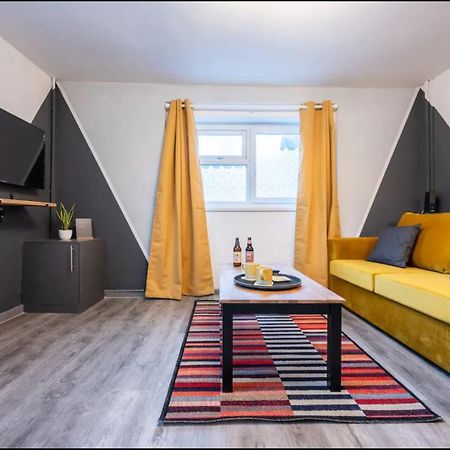 Stunning One Bedroom Apartments Near Shops & Central Кардіфф Екстер'єр фото