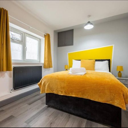 Stunning One Bedroom Apartments Near Shops & Central Кардіфф Екстер'єр фото