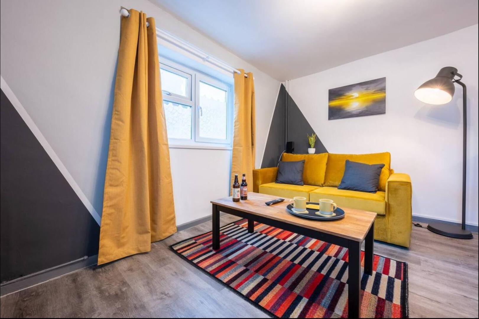 Stunning One Bedroom Apartments Near Shops & Central Кардіфф Екстер'єр фото