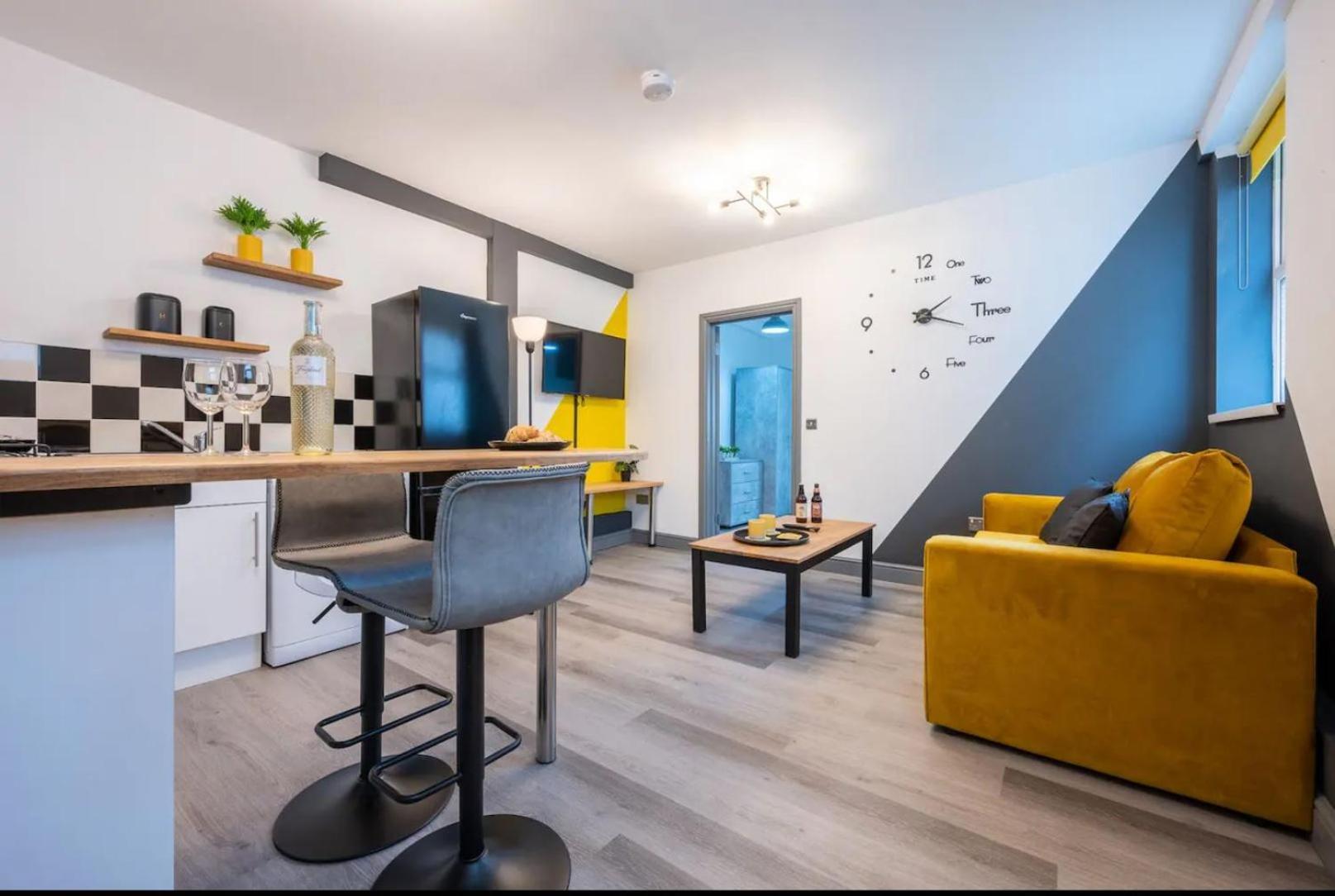 Stunning One Bedroom Apartments Near Shops & Central Кардіфф Екстер'єр фото
